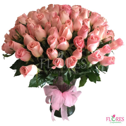 Jarrón de 100 rosas rosas