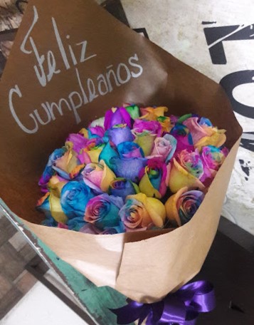 Bouquet de 24 Rosas en Papel Coreano – Flores y Expresiones