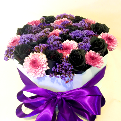 Caja con 12 rosas negras