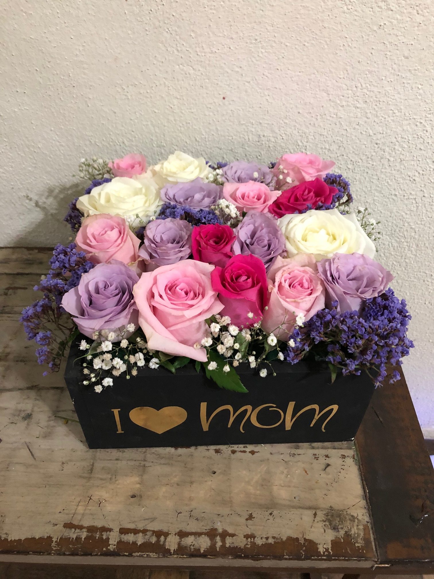 Caja de Rosas I Love Mom – Flores y Expresiones