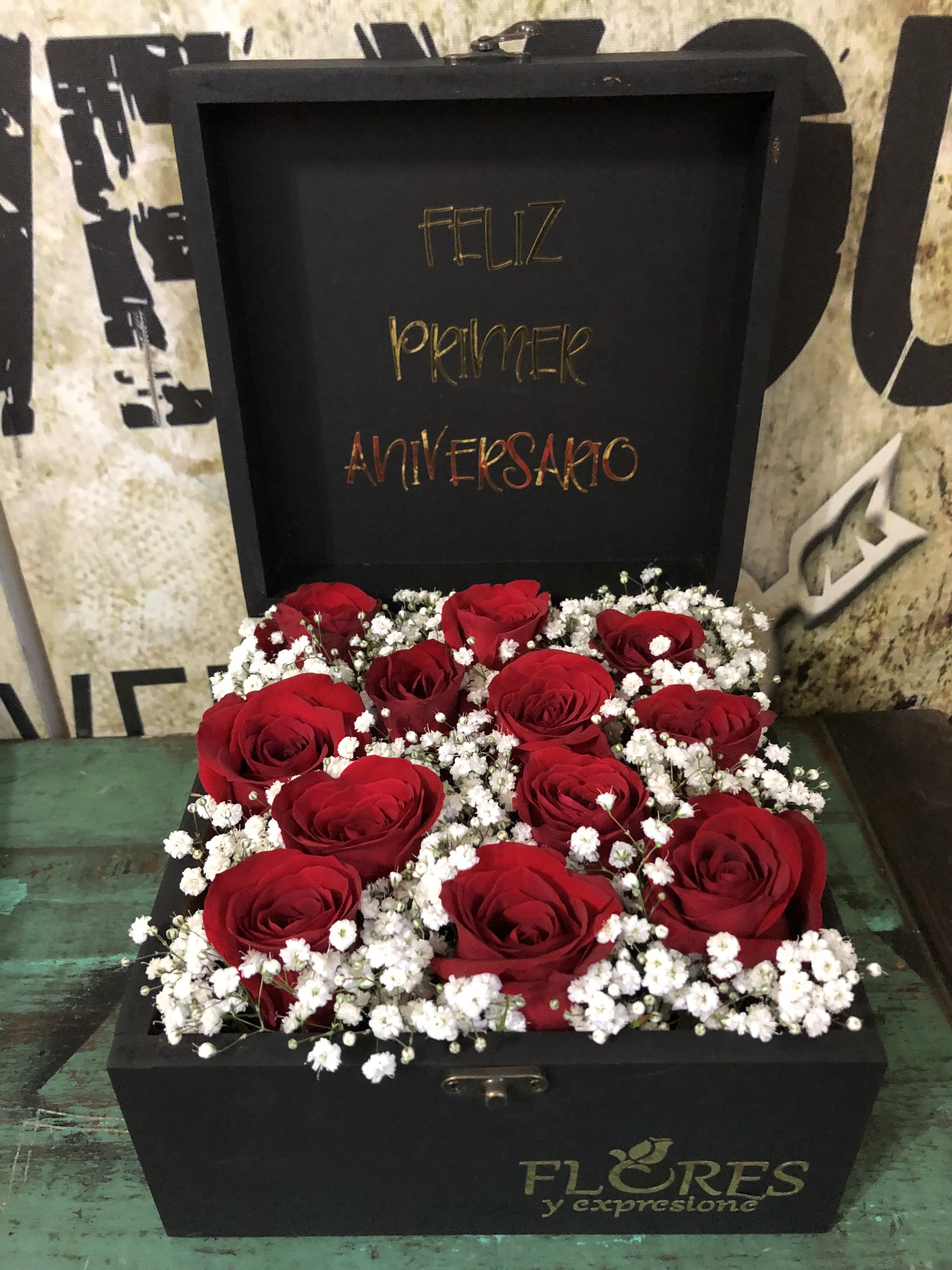 Cofre Sorpresa Romántico – Flores y Expresiones